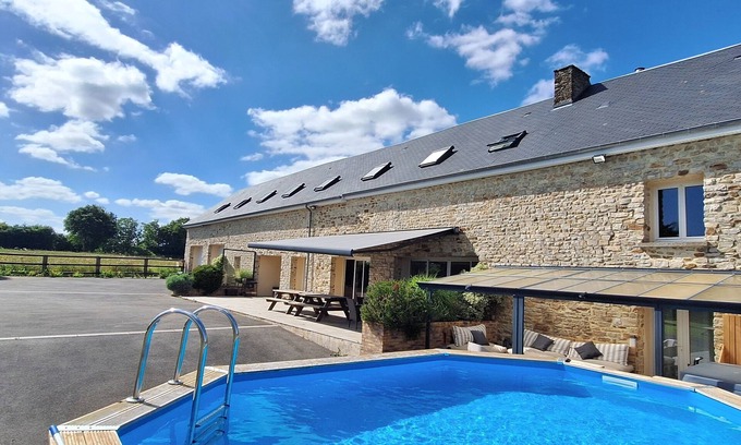 Les Monts d'Aunay Casa | Gite Normandie 15 persons, games & relaxation area, swimming pool, meeting room