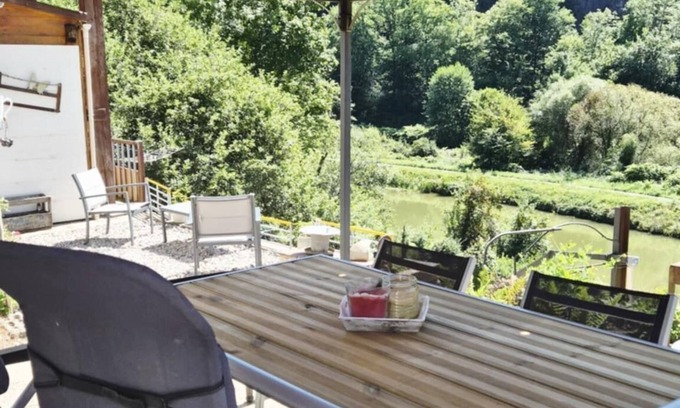 Fontenoy-le-Chateau Apartamento | Gite on the Canal L'Est and the Coney River