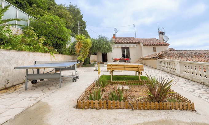 Saint-Laurent-du-Var Cabaña | Gite on the height of Nice
