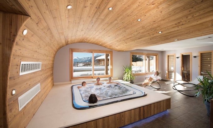Saint-Jean-de-Sixt Apartamento | Gite PAQUERETTE with SPA and SWIMMING POOL