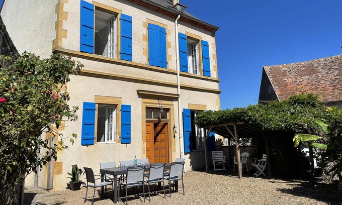 Pierrefitte-sur-Loire Cabaña | Gite Pierrefitte-sur-Loire, 5 bedrooms, 12 persons