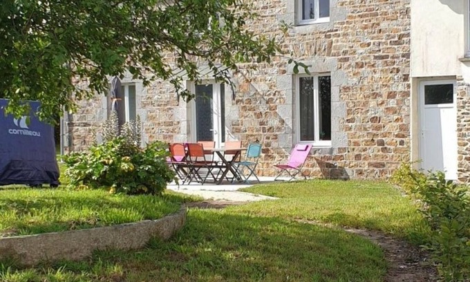 St-Denis-le-Vetu Cabaña | Casa rural Saint-Denis-le-Vêtu, 4 dormitorios, 8 personas