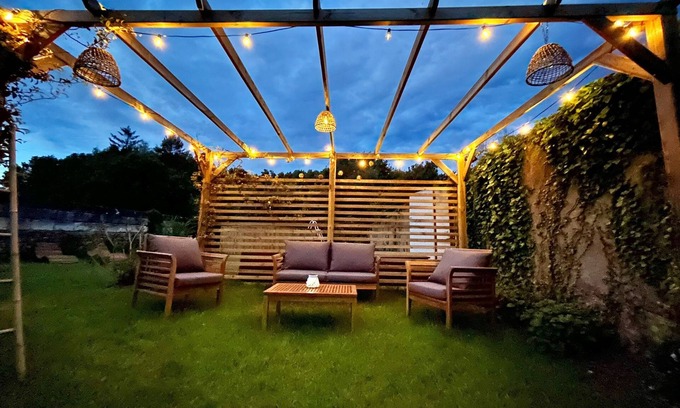 Loches Casa | Gîte Saint Joseph Charming house with garden, pool and spa. Near Beauval.