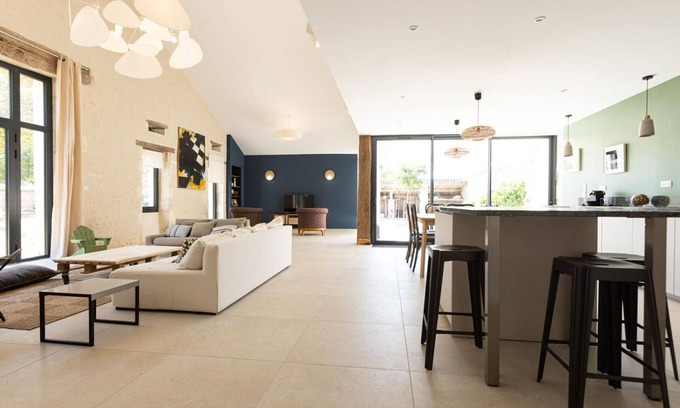 Saint-Paul-Lizonne Cabaña | Gite Saint-Paul-Lizonne, 4 bedrooms, 10 persons