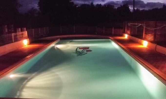 Saint-Crepin-et-Carlucet Condominio | Casa rural ST MARTIN 6 personas con piscina, jardín y petanca,