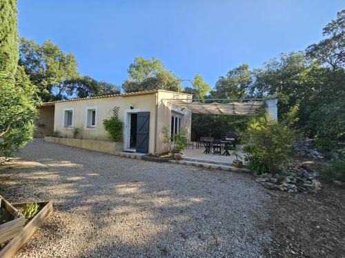 Besse-sur-Issole Casa | gite T2 au milieu de la nature