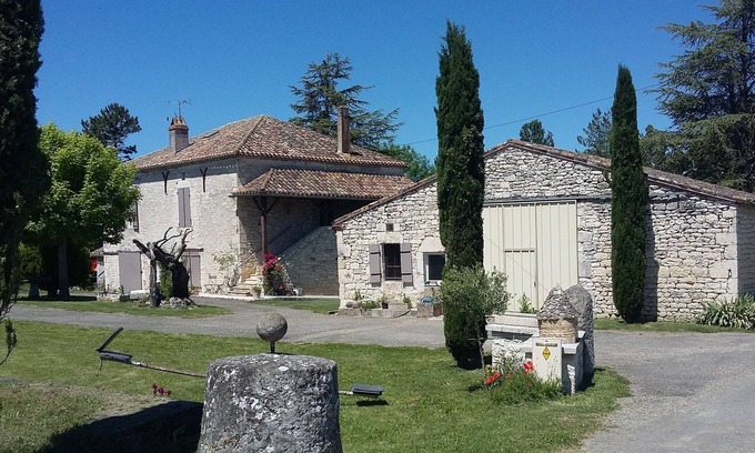 Montaigu-de-Quercy Casa | Gite Vacances Laborde Piscine Spa, 4 Ch/4 Sdb, Idéal Familles, à 5 mn Commerces