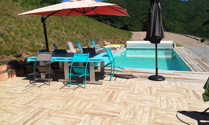 Vieillevie Cabaña | Gite Vieillevie, 5 bedrooms, 10 persons