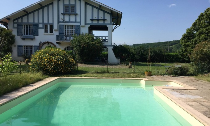 Saint-Sever-de-Rustan Casa | Gite with pool close to the pyrenees & ancient Abbey of Saint Sever de Rustan