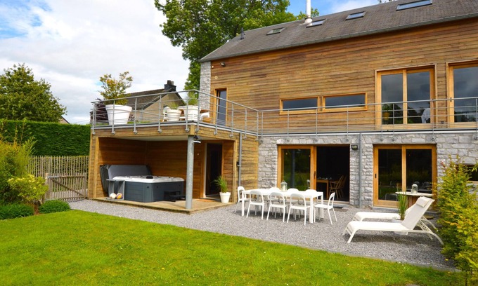 Heyd Casa | Gite with pool table, hot tub and sauna