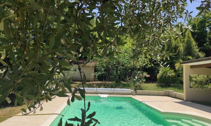 Piolenc Cabaña | Casa con piscina y terraza