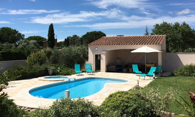 Arles Cabaña | Gite with swimming pool and jacuzzi