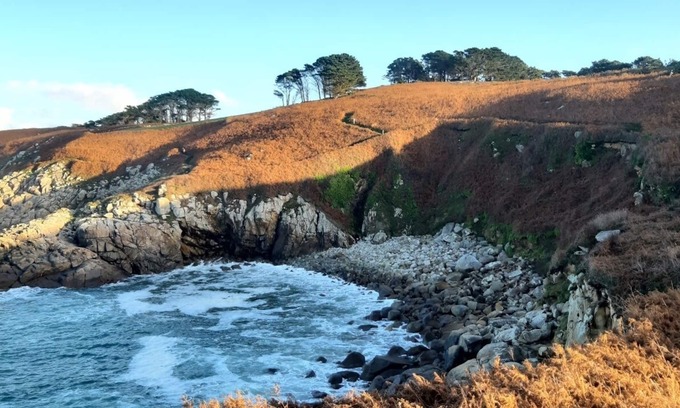 Poullan-sur-Mer Casa | Gite without garden at the gates of the magnificent Pointe du RAZ