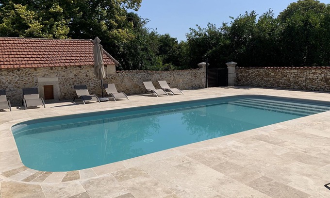 Bourrou Casa | Casas rurales del castillo de Monciaux: Gîte des noyers 3 dormitorios, 3 baños, piscina, tenis
