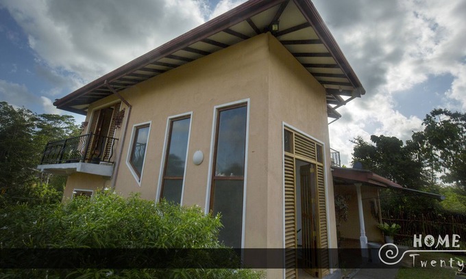 Baddegama Casa | le da comodidad y calidez para hacerle sentir que está en su propia casa