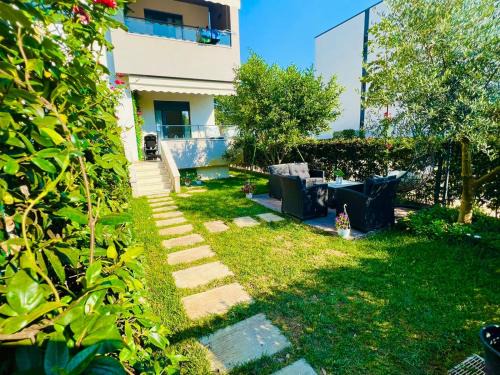 Qerek Apartamento | Gjiri i Lalezit Vala Mar Apartment with garden