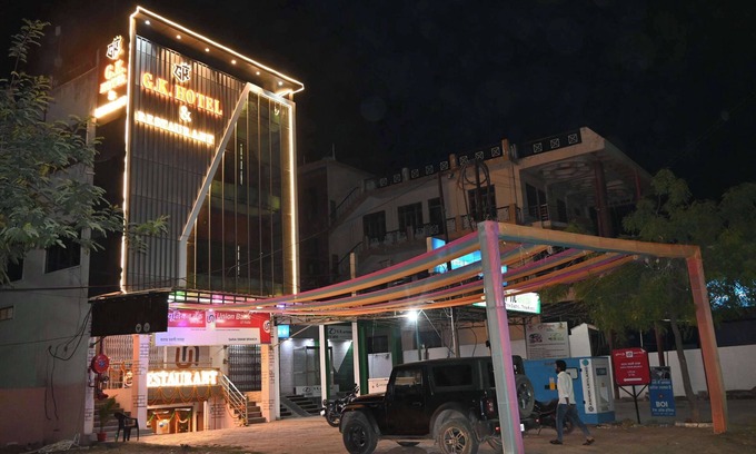 Varanasi Hotel | GK Hotel and Restaurant