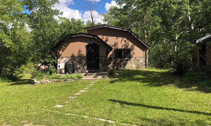 Babb Casa | Glacier National Park central location. Many Glacier, St. Mary, and Two Medicine