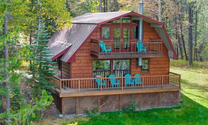 West Glacier Cabina | Glacier Park and Golf Course Views