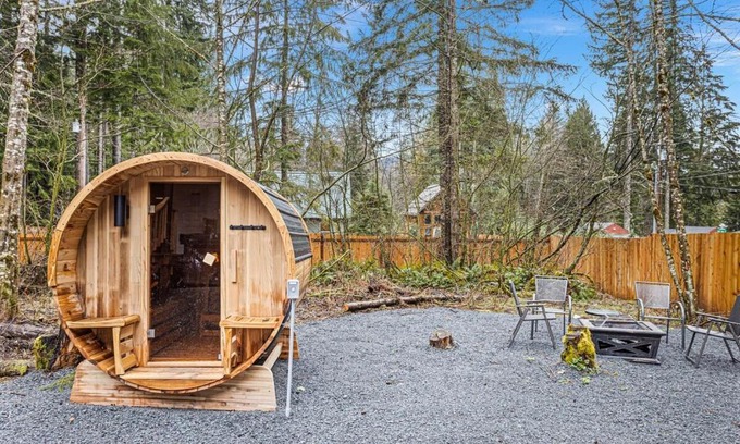 Ashford Casa | Glacier Run, Hot Tub, Sauna,Movie Theater, WiFi, EV
