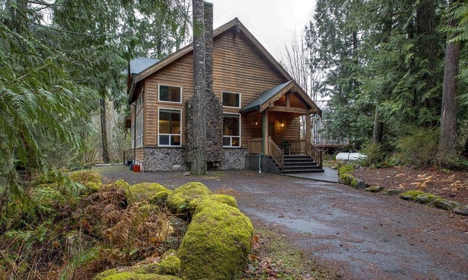 Warnick Cabina | Glacier Springs Cabin #20 - Elegant Country Home