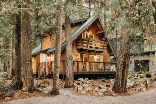 Warnick Chalet De Esquí | Glacier Springs Cabin 27 - A private 2-story cabin pet-friendly