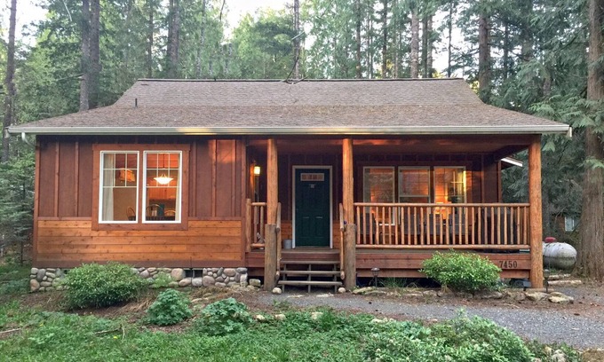 Warnick Cabina | Cabina Glacier Springs #dormitorios, 2 baños, ¡jacuzzi! ¡Mascota amigable!
