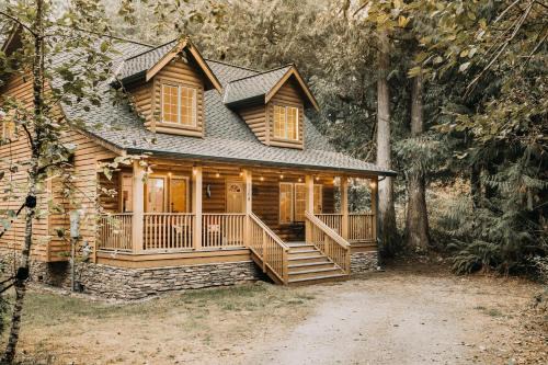 Warnick Casa | Glacier Springs Cabin #89 - Hot Tub - Wi-Fi - Ac
