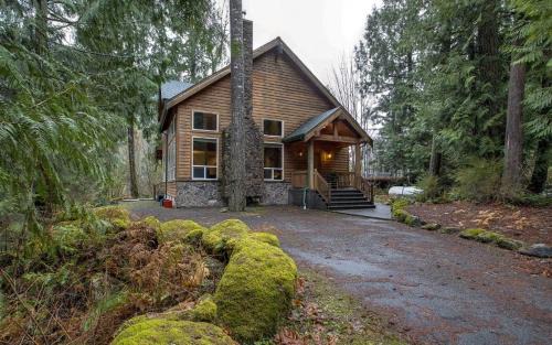 Glacier Casa | Glacier Springs Cabin 20 An Elegant Country Home