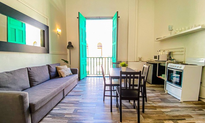 Ponce Centro Apartamento | Gladiolas 1206