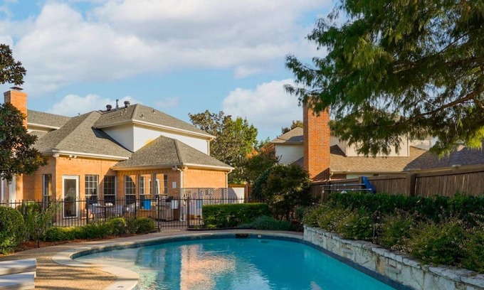 Southwest Carrollton Casa | Glamorous 4BR Home with Pool, Hot Tub & Grill