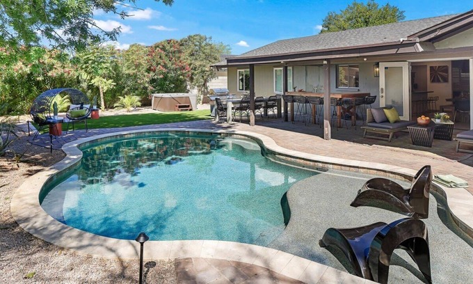 Scottsdale Country Acres Casa | Glamorous Renovated Desert Oasis, Heated Pool, Tub