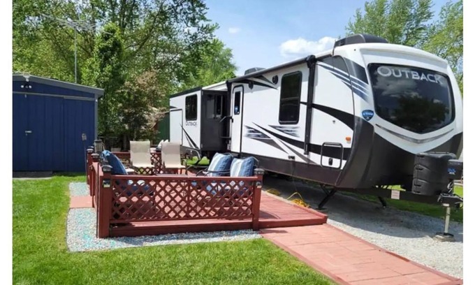Portage Casa | Glamorously Beautiful RV Honeymoon Suite for 2