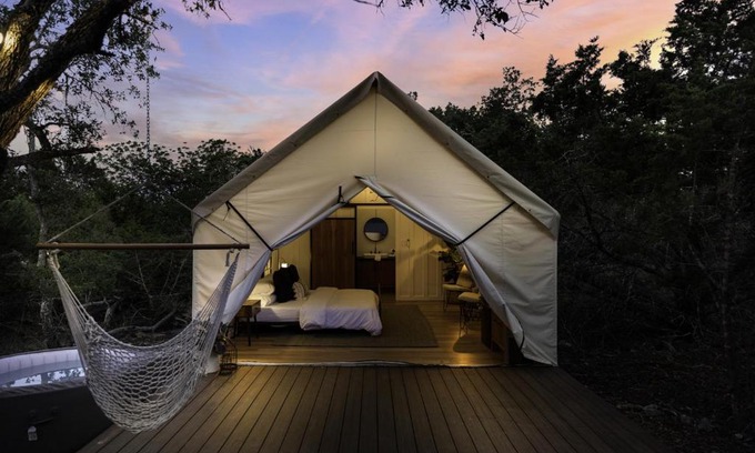 Fredericksburg Otro | Glamping at Cherry Cove W/ Hot Tub!