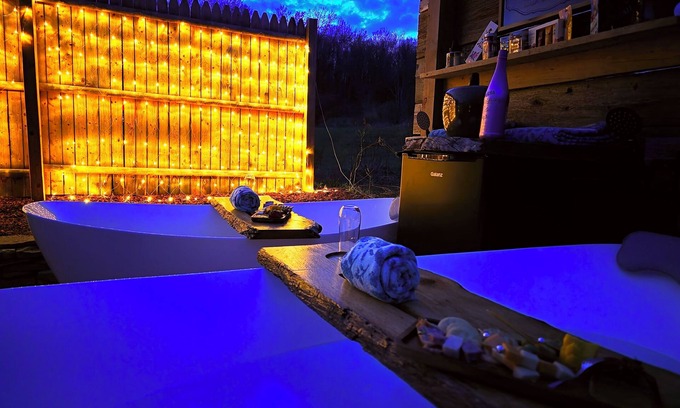 Mount Vision Alquiler De RV | Glamping at Coyote Hollow Park Family site now with soaking tubs*!