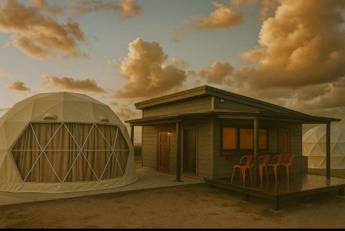 Shoshi Otro | glamping base YOLO