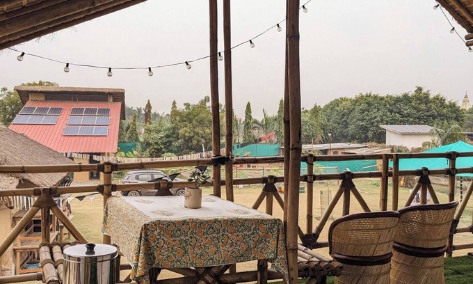 Noida Cabaña | Glamping Bell Tent over a Bamboo Machaan