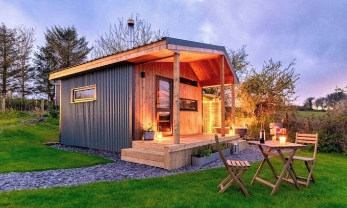 Mabe Cabina | Glamping Cabin with Outdoor Bath
