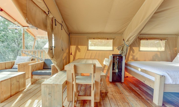 Johnson City Alquiler De RV | Spring Escape & Free Wine Tasting in Hill Country