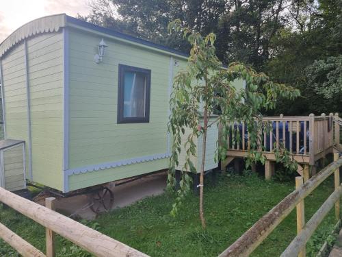 Llanfair Caereinion Chalet De Esquí | Glamping Hut - Riverview 4