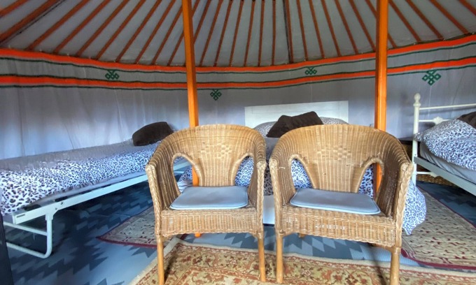 Totnes Alquiler De RV | Glamping in Mongolian yurts in peaceful rural location in South Devon.