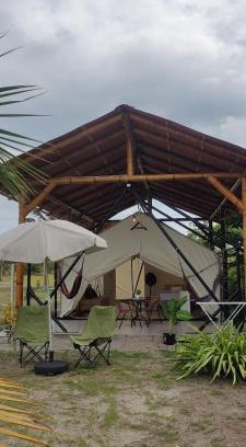 Mompiche Otro | Glamping premium vista al río Isla Portete