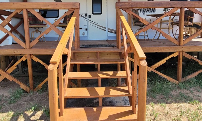 Tillman County Casa | Glamping RV, private, family & pet friendly, hiking, fishing, horses-W
