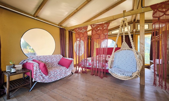 Piombino Alquiler De RV | Glamping 'Tenda Glamping Vicino Al Mare' con terraza, jardín y Wi-Fi