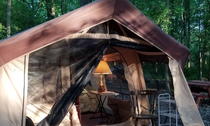 Waterloo Alquiler De RV | Tienda Glamping en el bosque