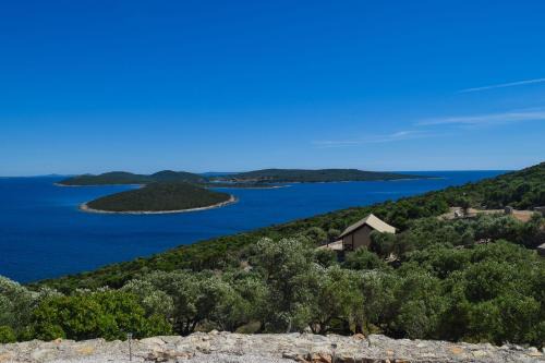 Veli Losinj Otro | Glamping Tents and Mobile Homes Trasorka