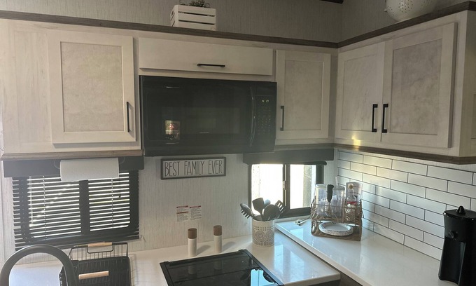 Berger Alquiler De RV | Glamping with gorgeous sunset views, trolley to all wineries