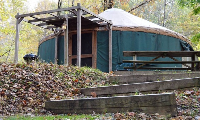Elkins Cabina | GLAMPING YURT. Sleeps 4, HOT TUB, Pellet Stove