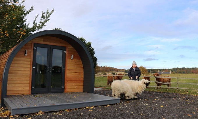 Elgin Cabina | Glampods - 5 Berth Glamping Pod Elgin