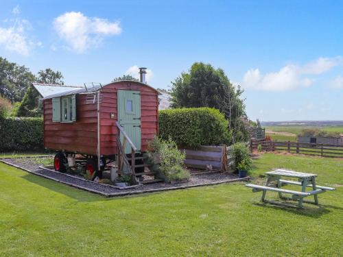 Caergeiliog Casa | Glan Tywyn Shepherds Hut
